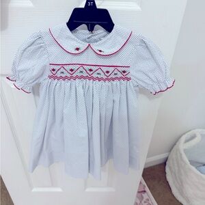 12M. Fits more like 18-24M.